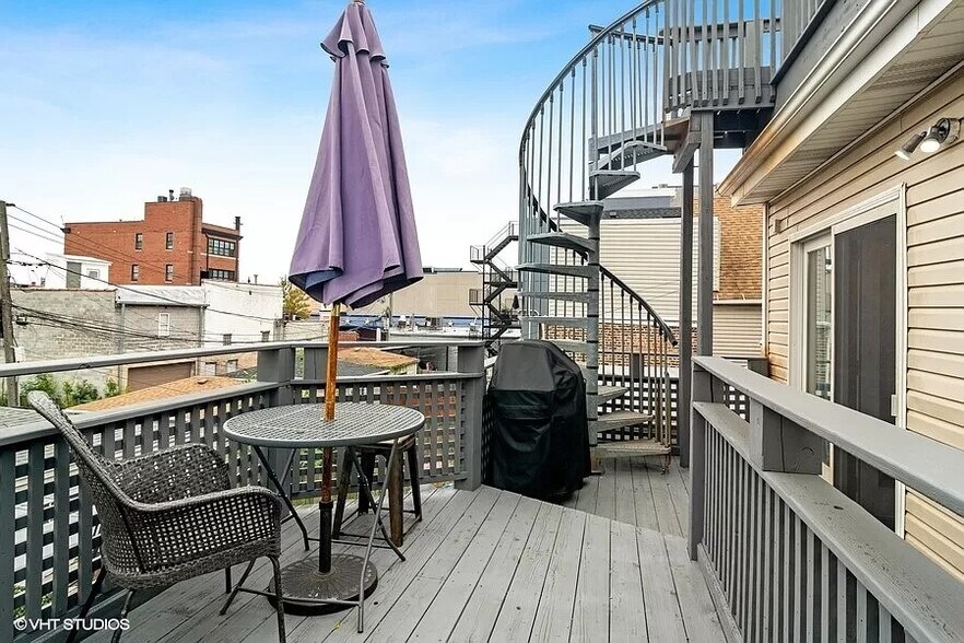 Building Photo - 2717 N Artesian Ave