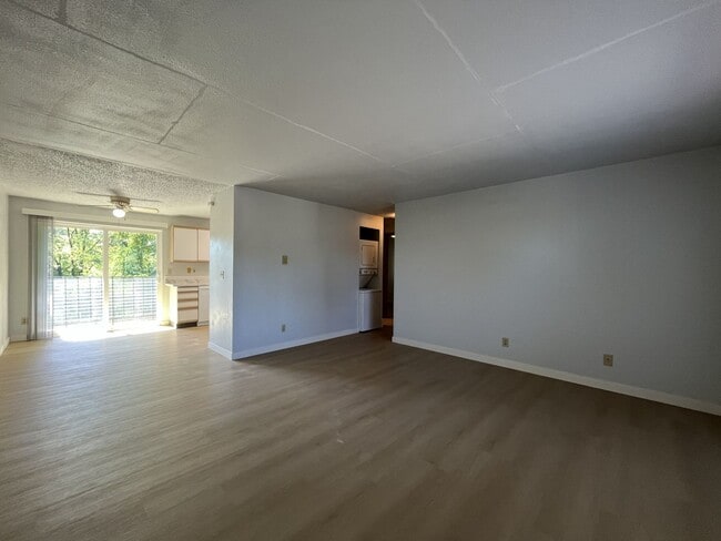 Building Photo - 8332 SW 21st Ave