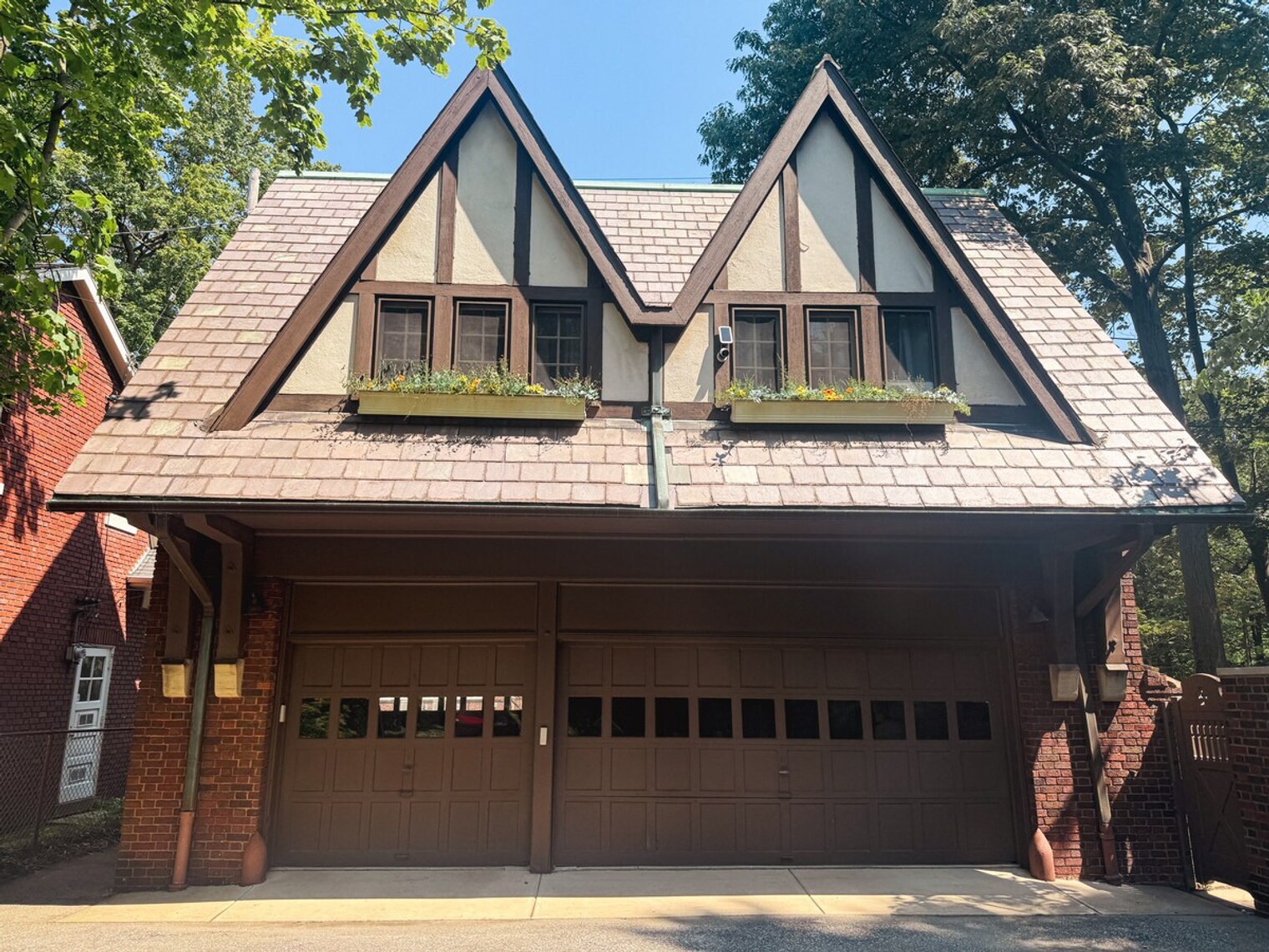 Building Photo - 2632 Wellington Rd