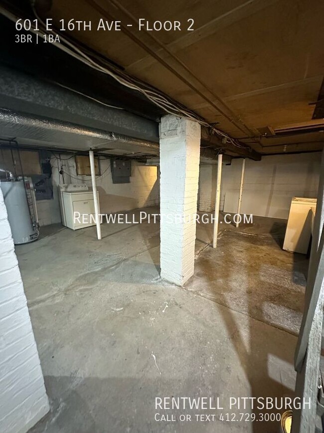 Building Photo - 3-2 Bedroom Apartment in Munhall