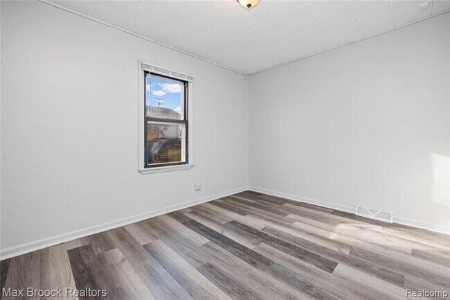 Building Photo - 19217 Birmingham St