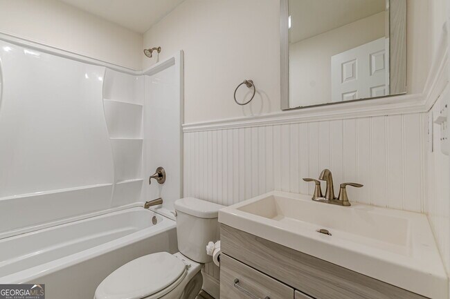 Building Photo - 427 Peyton Rd SW