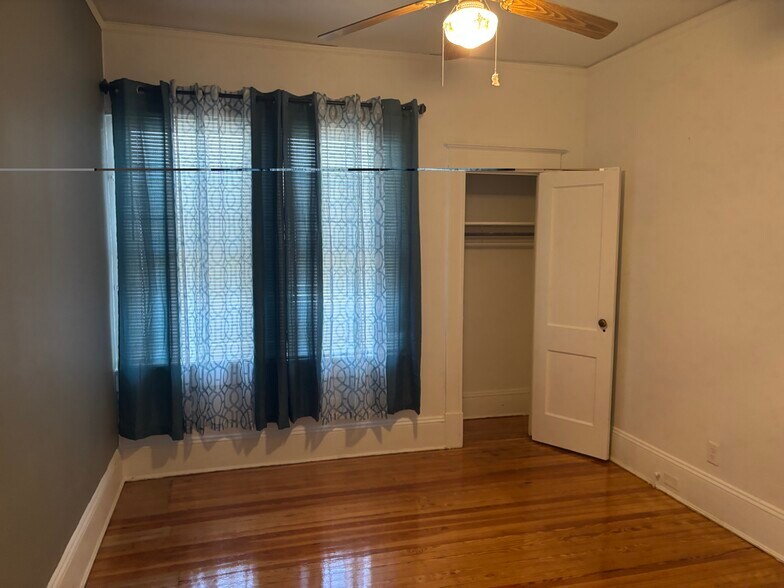 Building Photo - 2210 Dellwood Ave