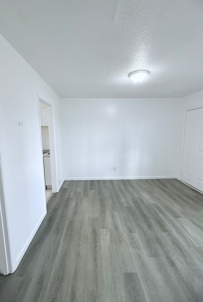 Building Photo - 1490 John Chapman Rd