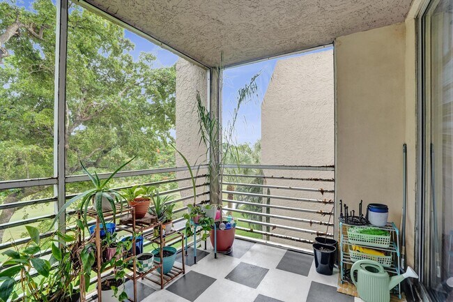 Building Photo - 9460 Tangerine Pl