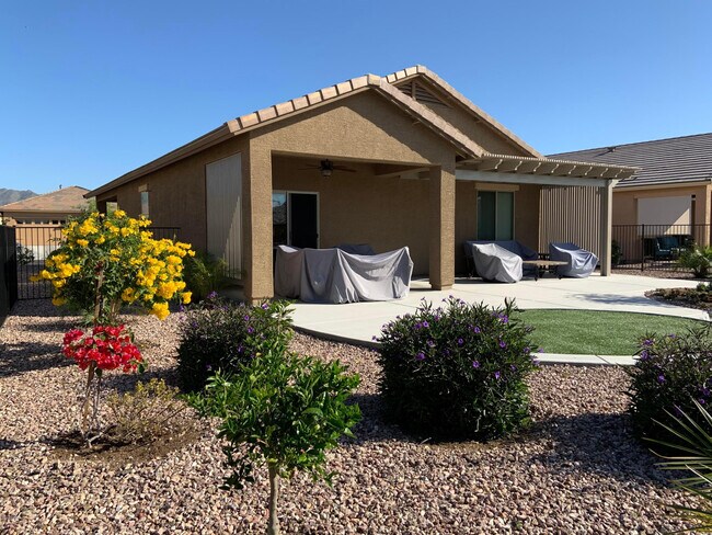 Building Photo - 22407 W Morning Glory St