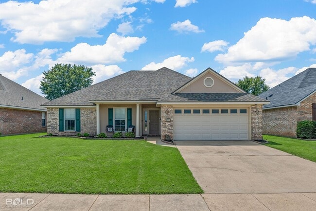 Building Photo - Check Out this 4 bed 2 bath