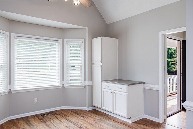 Building Photo - 3832 Doeskin Dr