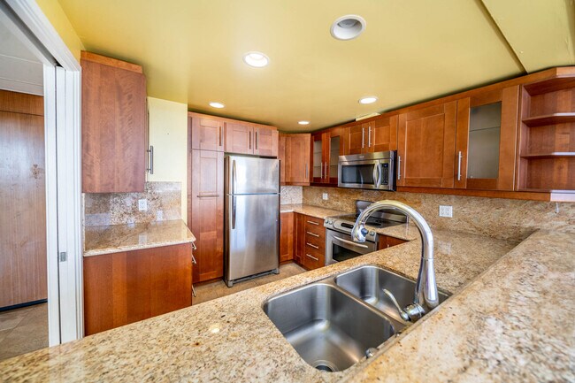 Kitchen - 2160 Century Park E