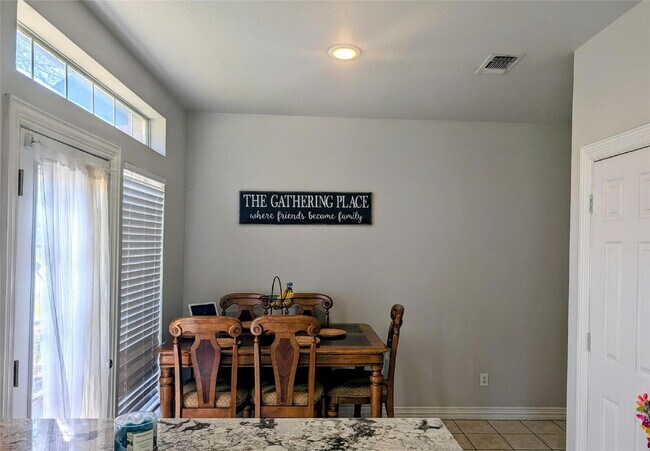 Building Photo - Exceptional Home in Arlington – Great Layout & Prime Location