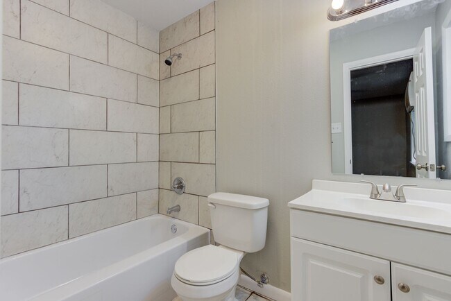 Interior Photo - The Azalea