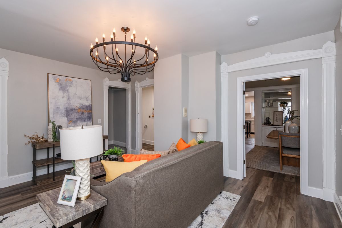 Building Photo - 130 Mound St