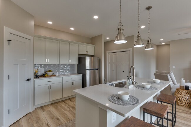 Building Photo - 625 Layne Dr