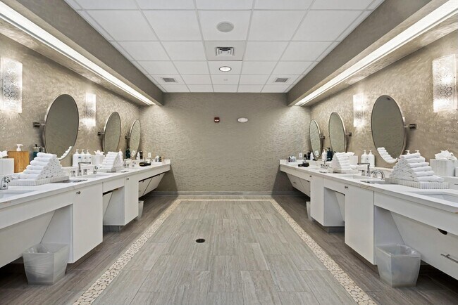 Building Photo - 5070 Lake Catalina Dr