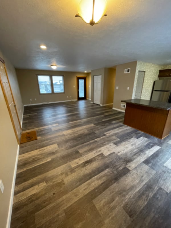 Building Photo - 302 Sheldon Ave