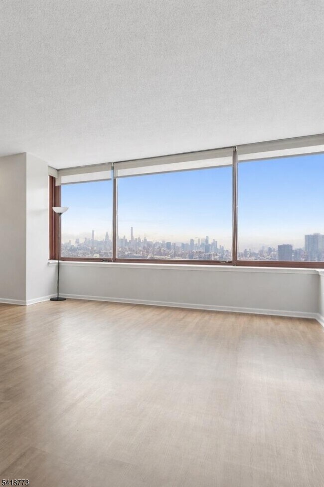 Building Photo - 100 Old Palisade Rd