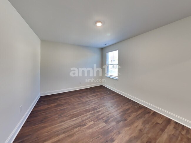 Building Photo - 123 Marin Dr