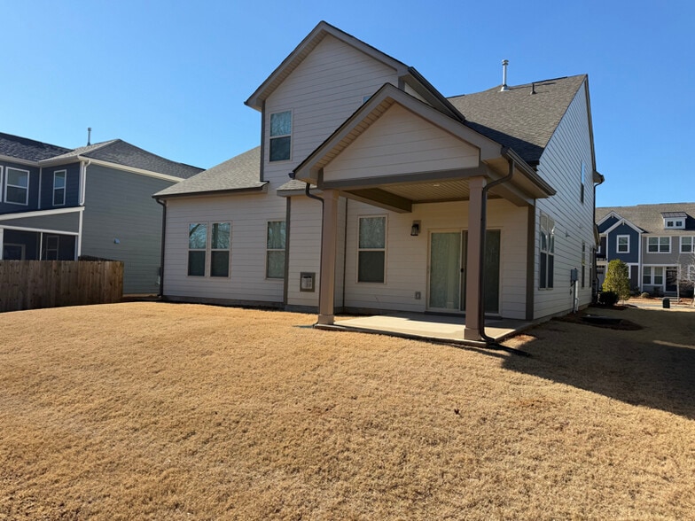 Building Photo - 1553 Cedar Tree Dr