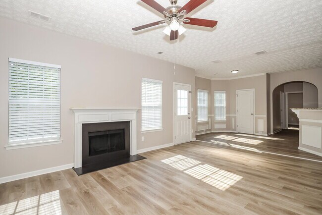 Building Photo - 162 Gabion Loop