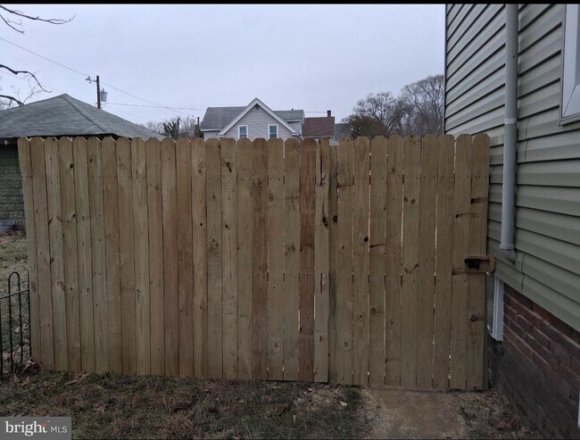 Building Photo - 242 Grant St