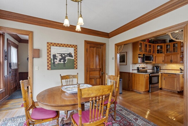 Building Photo - 69 Union Ave