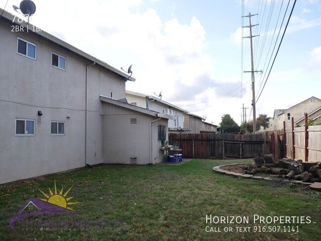 Building Photo - Open 2 Bed 1 Bath Fourplex in Citrus Heights