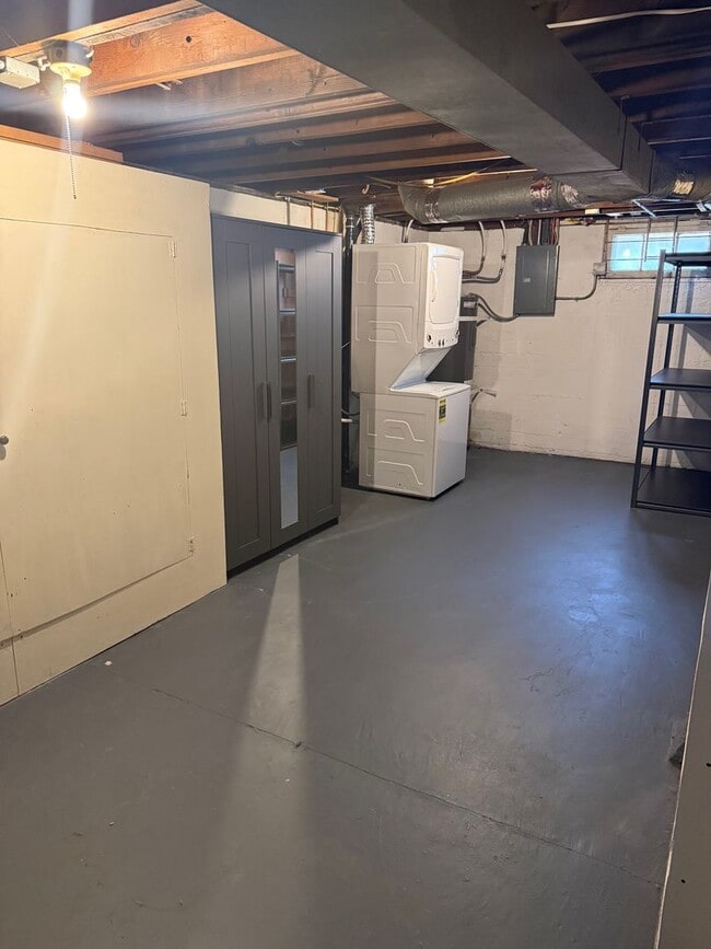 Building Photo - The Cozy Corner