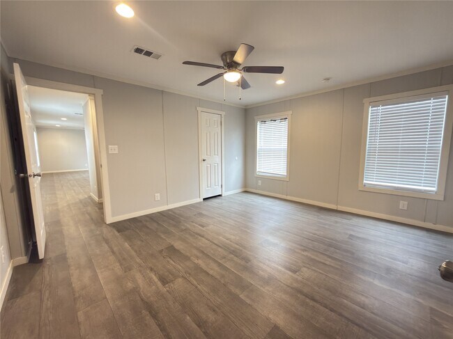 Building Photo - 102 Rd 5118