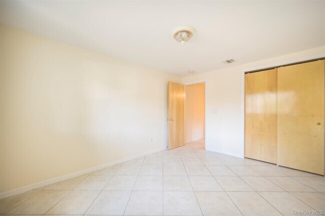 Building Photo - 11 7th St