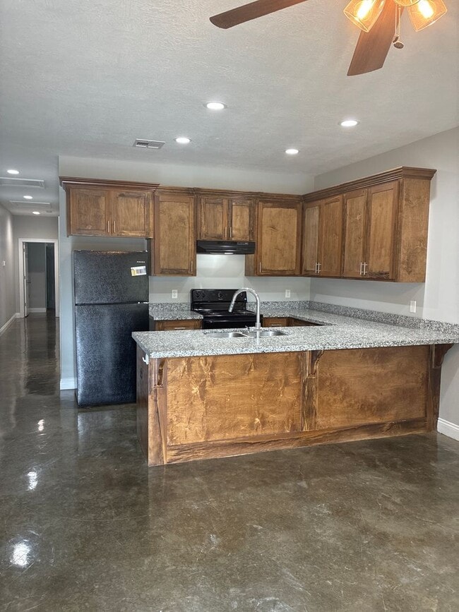 Building Photo - Duplex for lease