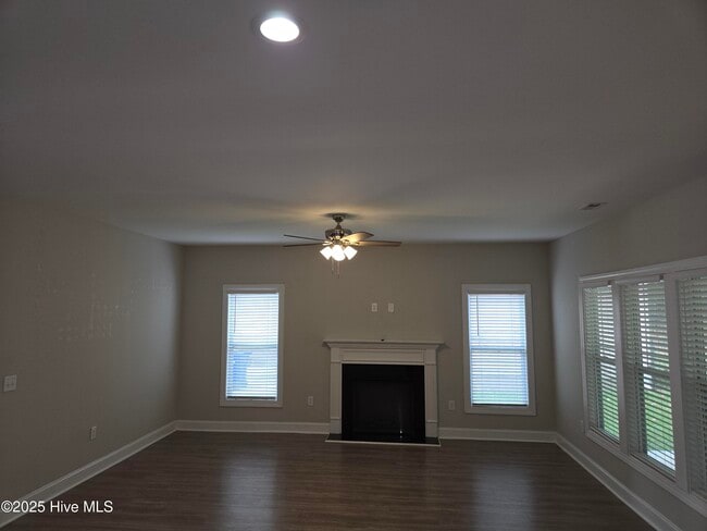 Building Photo - 1715 Sassafras Ct