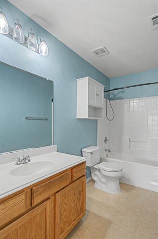 Building Photo - 5016 Meridian Ln