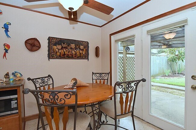 Building Photo - 1126 Western Springs Dr