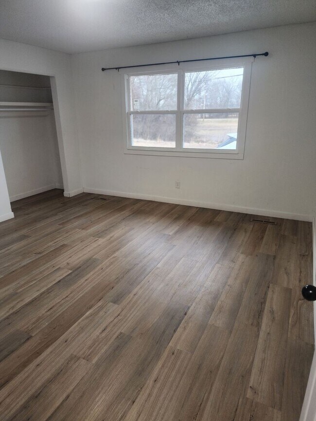 Building Photo - 4143 W Burbank St