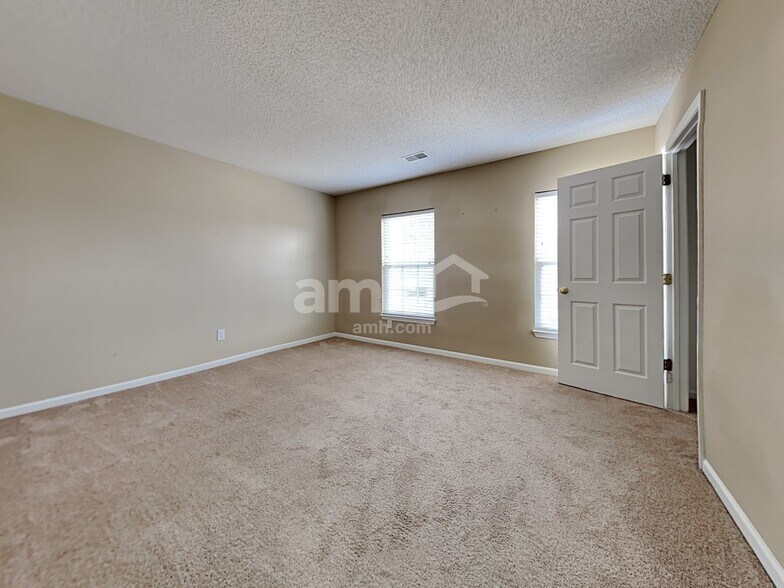 Building Photo - 132 Wildberry Ln