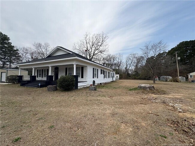 Building Photo - 3174 Lindsay Rd