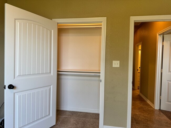 Building Photo - 11865 Poydras