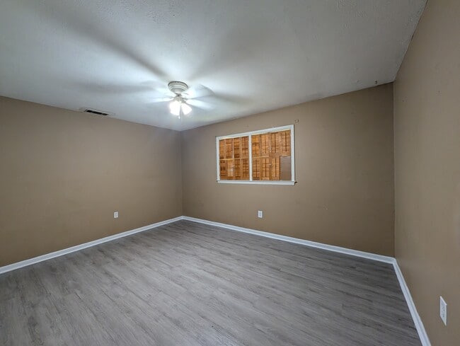 Building Photo - 701 Waters Dr