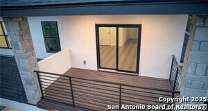 Building Photo - 320 Flanders