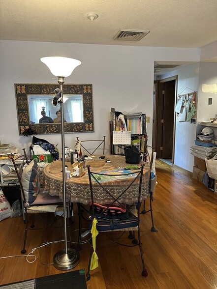 Primary Photo - 28 Parkman St