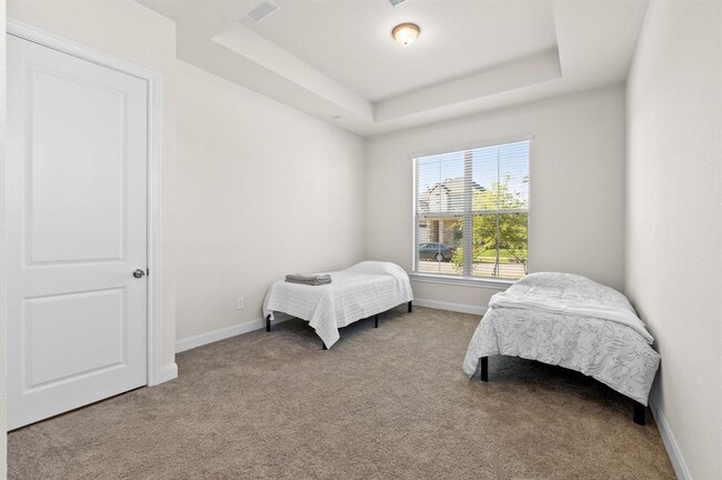Building Photo - 12826 Raemoir Dr