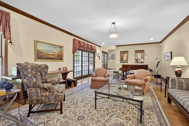 Building Photo - 92 Brook Hollow Dr