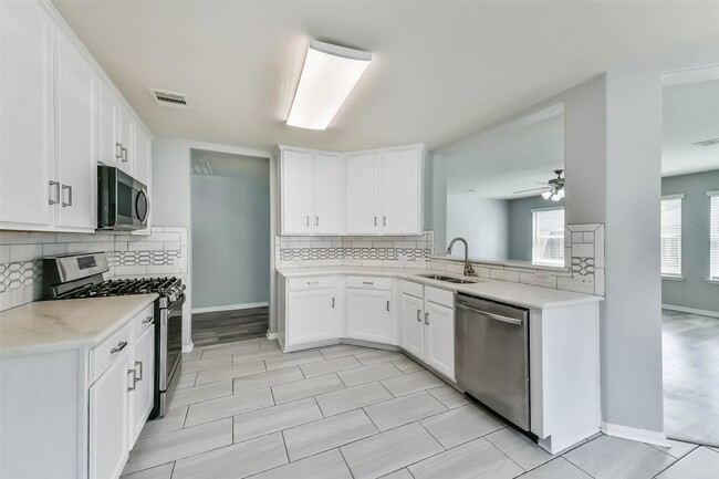 Building Photo - 1217 Quarterhorse Dr
