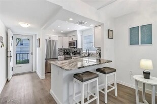 Building Photo - 5 High Point Cir W