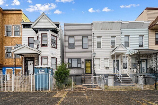 Building Photo - 108 Stegman St