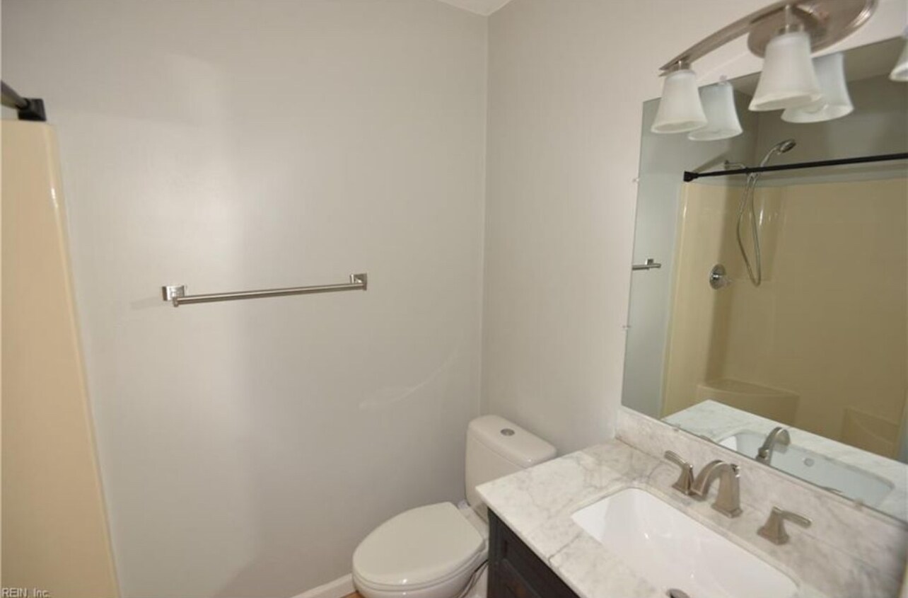Building Photo - 4502 Marlwood Way
