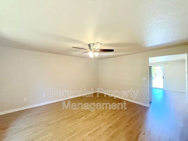 Building Photo - 7621 NE 158th Ave