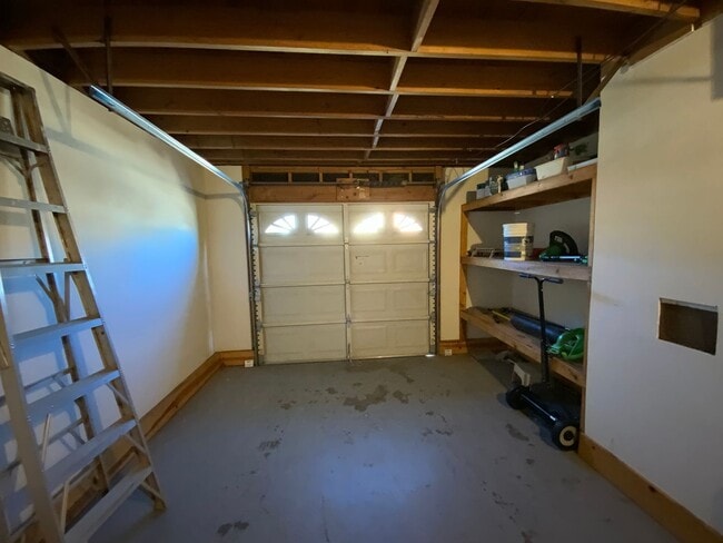 Building Photo - 3 Bedroom Single Story Home Available Near San Pedro Dr NE & McLeod Rd NE!