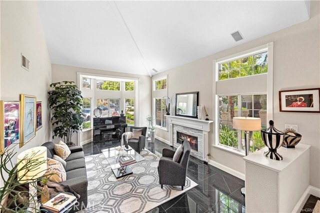 Building Photo - 25606 Stratford Pl