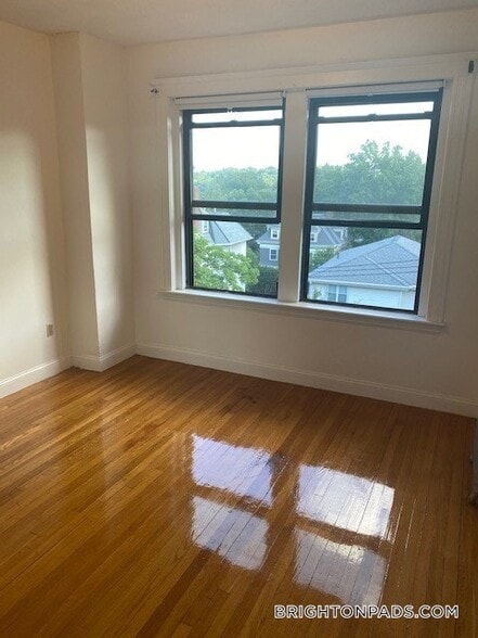 Building Photo - 17 Cummings Rd